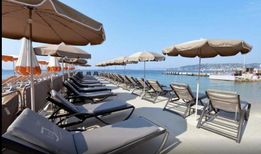 Apartment Beautiful Design Next To The Sea Antibes